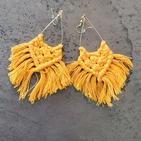 Boho Chic Dangling earrings NWT - Picture 2 of 8